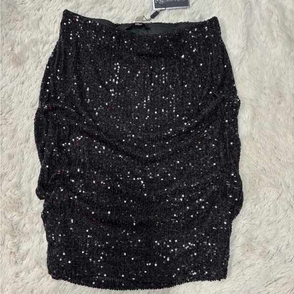 Cable & Gauge Dresses & Skirts - Cable & Gauge Black Sequin Pencil Skirt